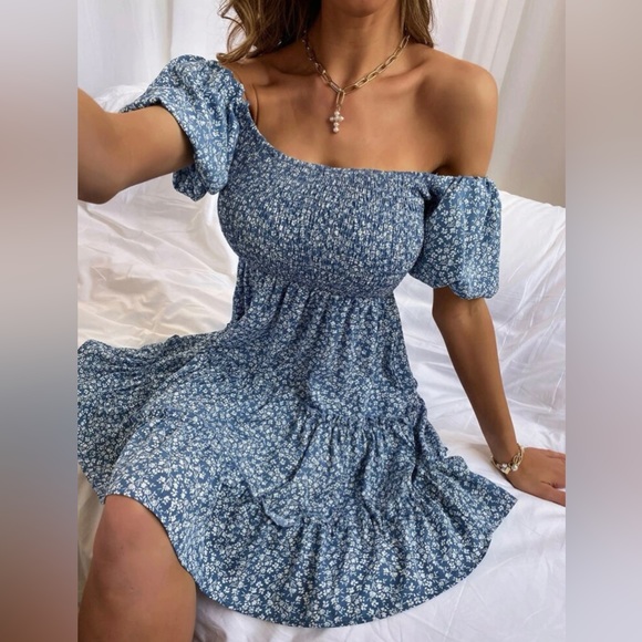 Dress - Picture 3 of 6